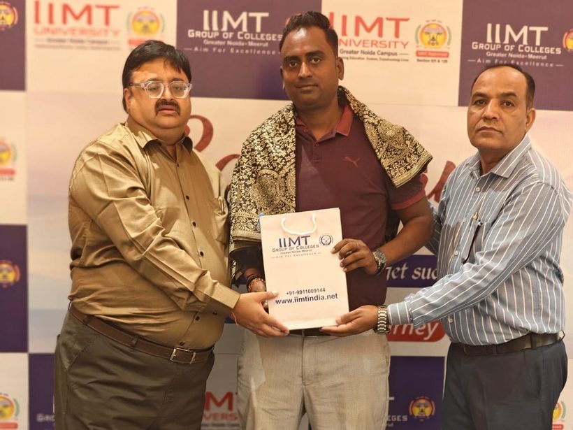 Director Saket Kumar being welcomed at IIMT Group of Colleges, Greater Noida
